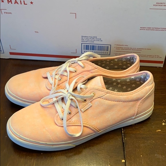 🎉 Almost new women’s van’s size 9.5 - Picture 2 of 8